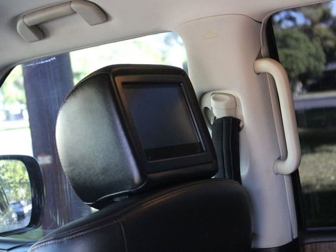 Used 2018 Nissan Armada Platinum w/ Cargo Package image 18