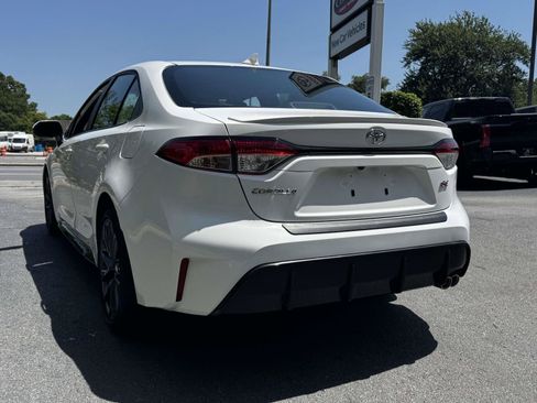 Used 2025 Toyota Corolla SE w/ SE Premium Package FWD image 38