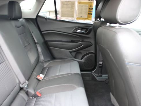 Used 2025 Chevrolet Trax LT image 27