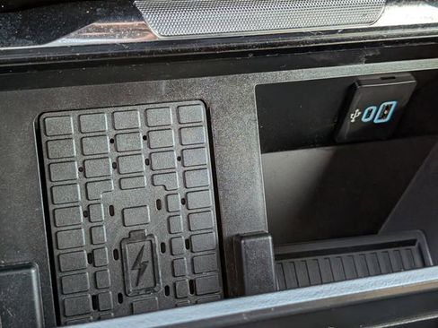 Used 2025 Ford F250 Lariat w/ Chrome Package image 17