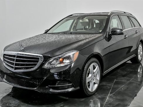 Used 2016 Mercedes-Benz E 350 4MATIC Wagon w/ Premium Package image 5