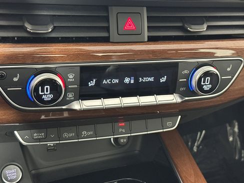 Used 2023 Audi A4 2.0T Premium w/ Convenience Package image 18