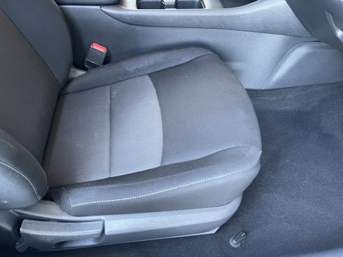 Used 2024 Nissan Sentra SV FWD image 25