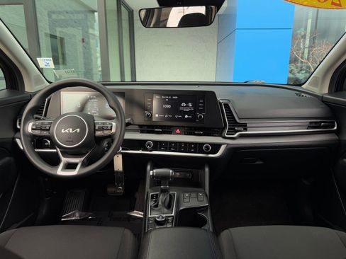 Used 2024 Kia Sportage LX image 14