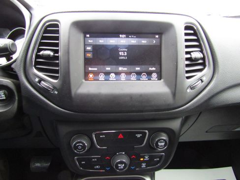 Used 2019 Jeep Compass Sport image 12