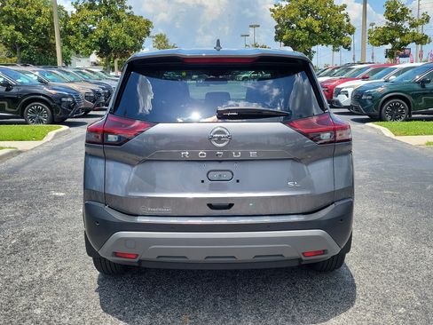 Certified 2021 Nissan Rogue SL w/ Premium Package FWD image 6