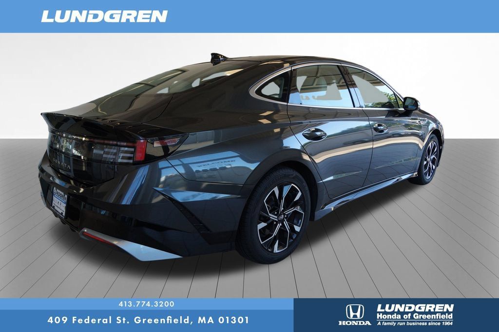 Used 2025 Hyundai Sonata SEL FWD image 9
