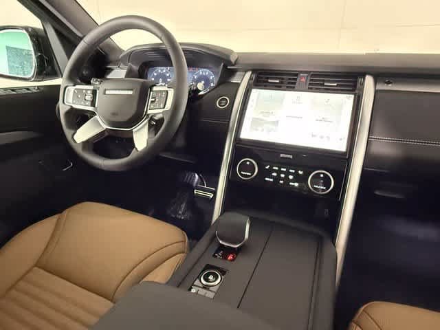 New 2026 Land Rover Discovery Limited Edition AWD/4WD image 17