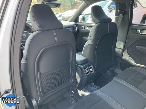 Used 2023 Volvo XC40 Recharge Plus image 33