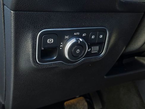 Used 2022 Mercedes-Benz GLB 250 GLB 250 image 17