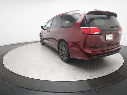 Used 2020 Chrysler Pacifica Touring-L Plus w/ S Appearance Package FWD image 36