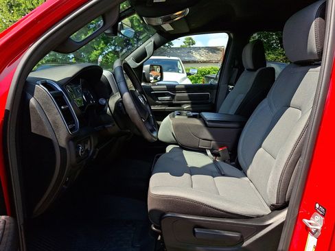 Used 2024 RAM 1500 Big Horn AWD/4WD image 23