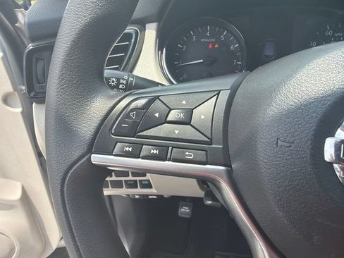 Used 2020 Nissan Rogue Sport SV FWD image 24