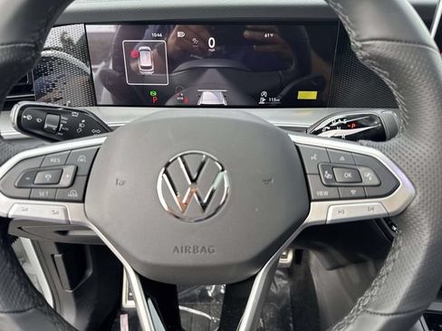 New 2026 Volkswagen Tiguan SE R-Line FWD image 16