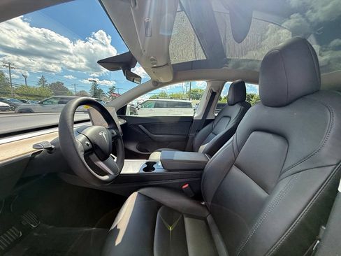Used 2022 Tesla Model Y Long Range AWD/4WD image 20