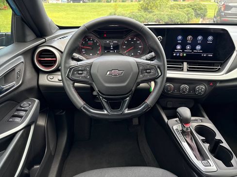 Used 2026 Chevrolet Trax RS FWD image 7