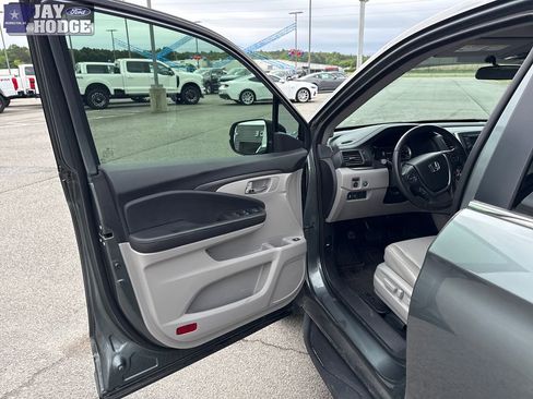Used 2019 Honda Ridgeline RTL image 11
