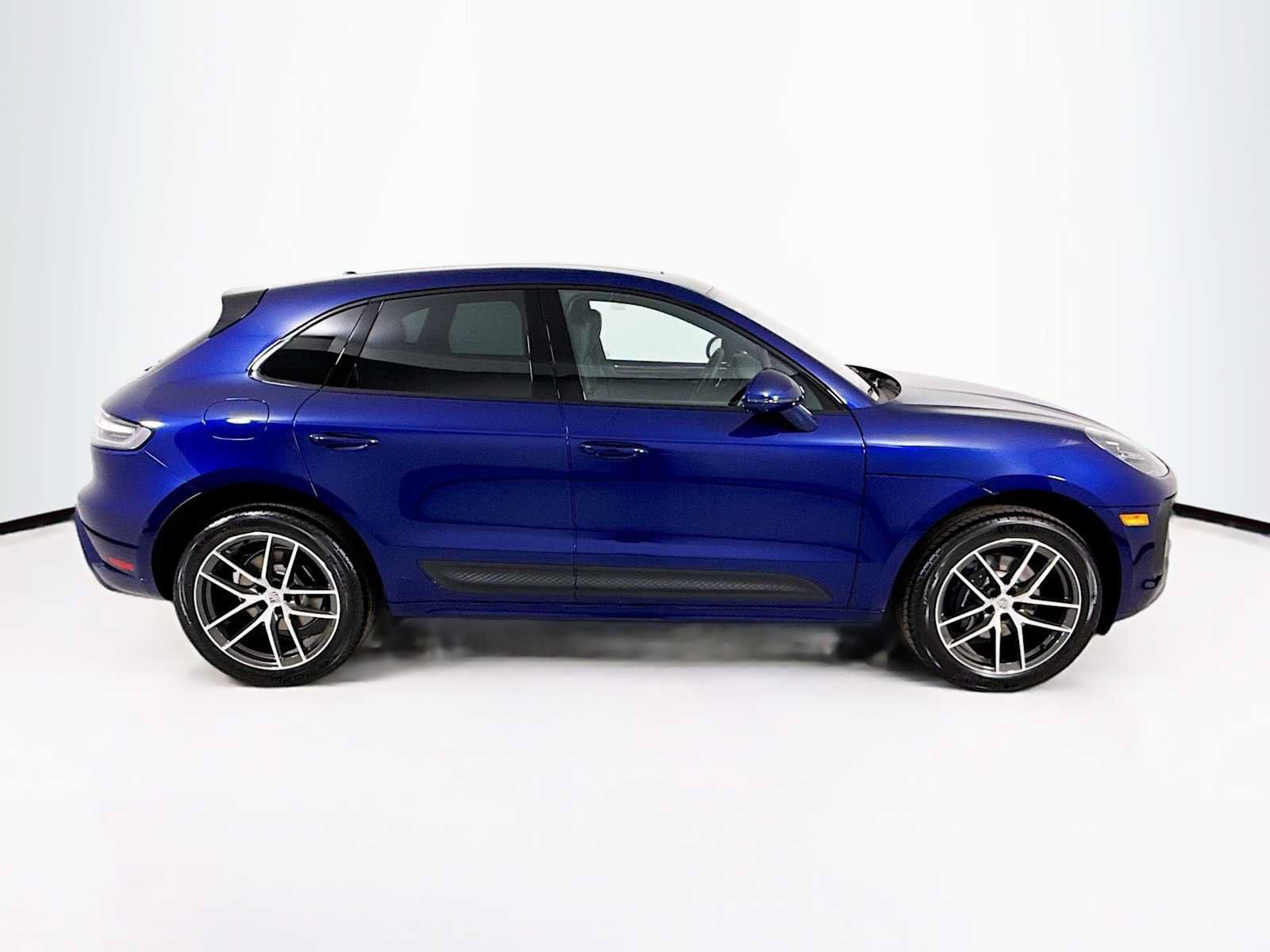 Used 2026 Porsche Macan AWD/4WD image 8