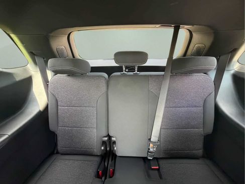 Used 2026 Chevrolet Traverse LT FWD image 21