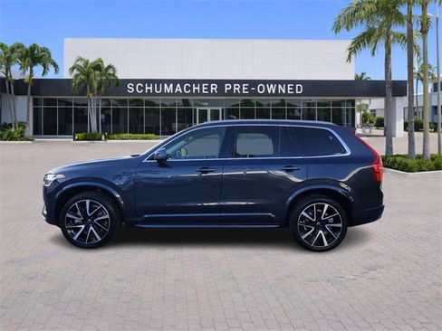 Used 2022 Volvo XC90 T6 Momentum w/ Climate Package image 4