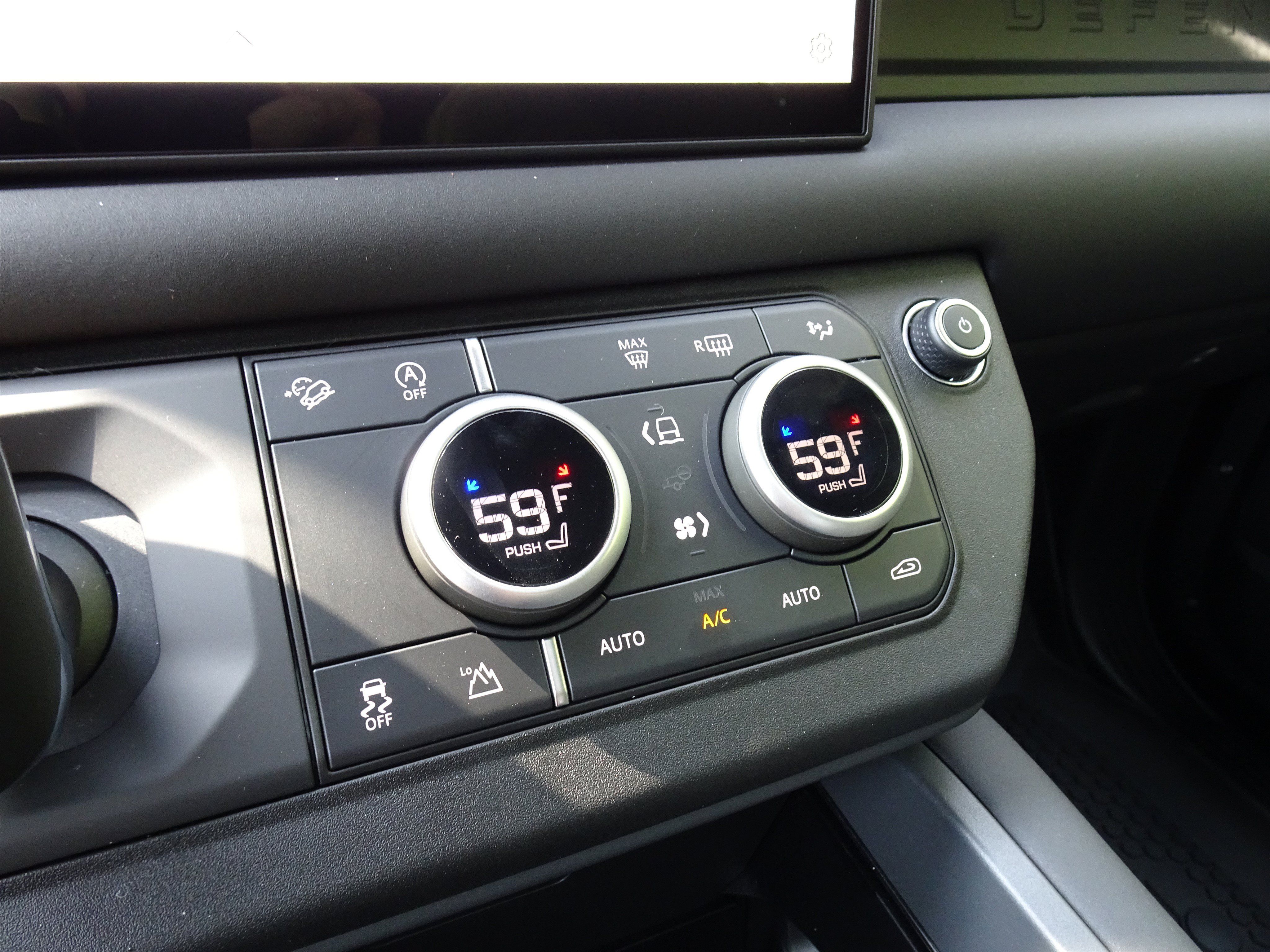 Certified 2025 Land Rover Defender 110 S AWD/4WD image 26