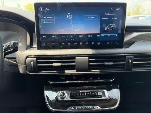 Used 2023 Lincoln Corsair Reserve w/ Equipment Group 201A AWD/4WD image 11