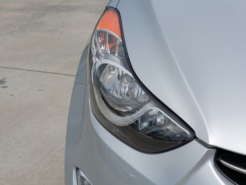 Used 2013 Hyundai Elantra Limited w/ Technology Pkg FWD image 7