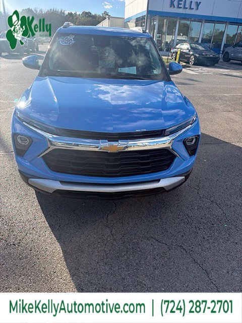 Used 2024 Chevrolet TrailBlazer LT w/ Convenience Package AWD/4WD image 2