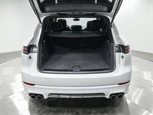 Used 2022 Porsche Cayenne Platinum Edition AWD/4WD image 6