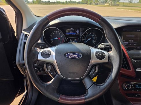 Used 2013 Ford Focus SE FWD image 15