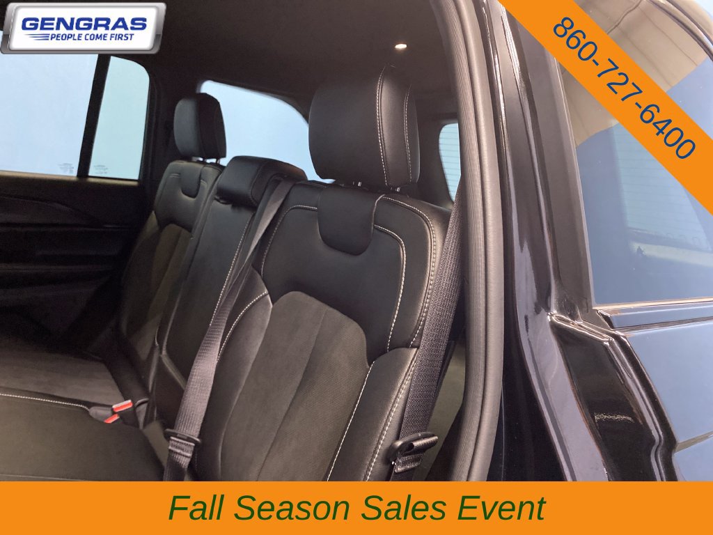 Used 2023 Jeep Grand Cherokee Altitude AWD/4WD image 28