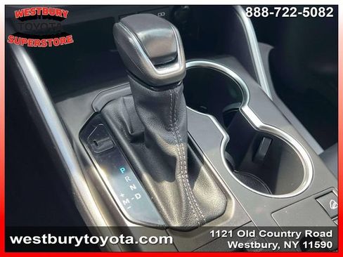Used 2023 Toyota Highlander XLE AWD/4WD image 31