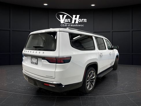 Used 2023 Jeep Wagoneer L Series II w/ Premium Group I AWD/4WD image 6