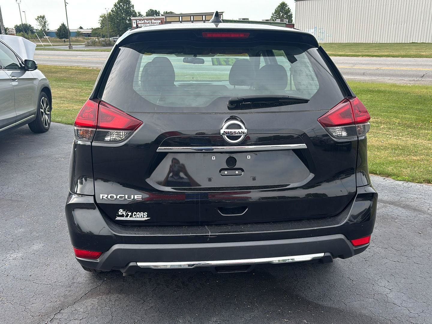 Used 2020 Nissan Rogue S FWD image 8