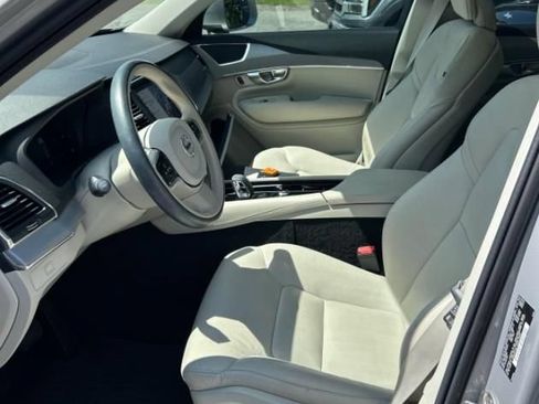 Used 2024 Volvo XC90 B5 Core w/ Protection Package AWD/4WD image 4
