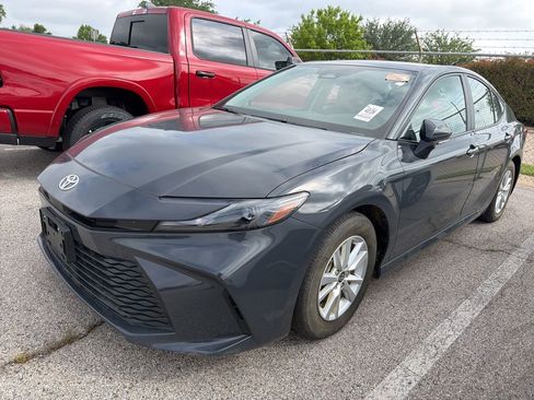 Used 2025 Toyota Camry LE w/ Convenience Package FWD image 1