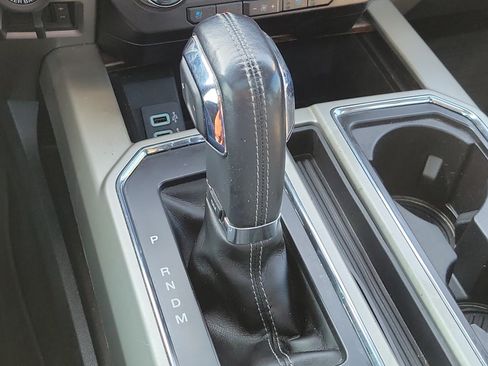 Used 2018 Ford F150 Lariat w/ Equipment Group 502A Luxury AWD/4WD image 30