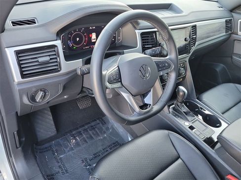 Used 2022 Volkswagen Atlas Cross Sport SE image 24