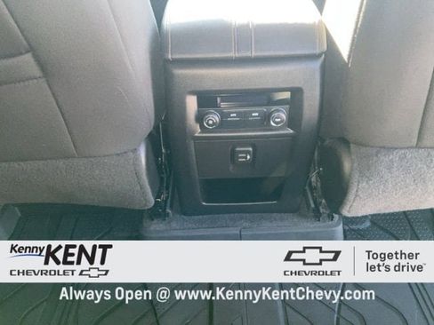 Used 2019 Chevrolet Traverse LT image 13