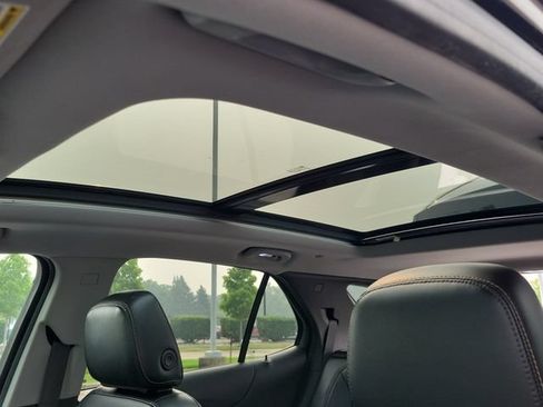 Used 2018 Chevrolet Equinox Premier FWD image 32