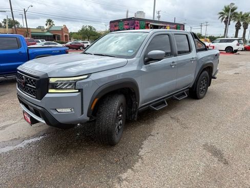 Used 2022 Nissan Frontier PRO-4X w/ Pro-4X Premium Package image 3