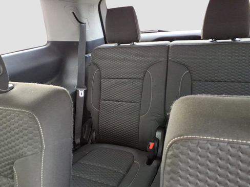 Used 2019 GMC Acadia SLE image 14