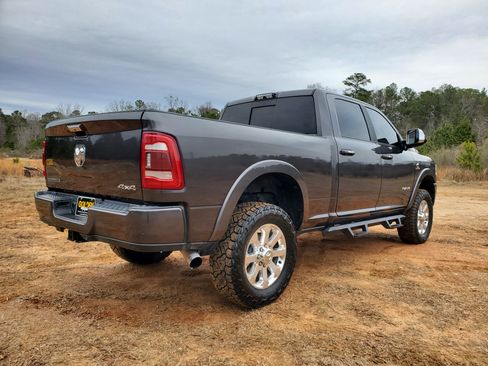 Used 2020 RAM 2500 Laramie image 12