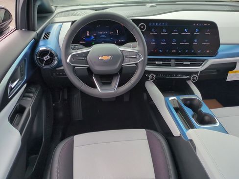 New 2026 Chevrolet Equinox EV LT image 19