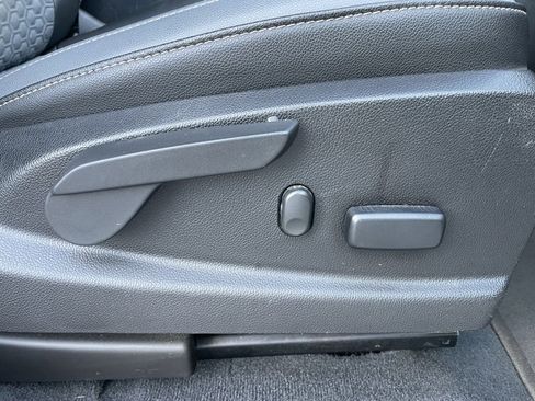 Used 2019 Chevrolet Colorado Z71 image 56