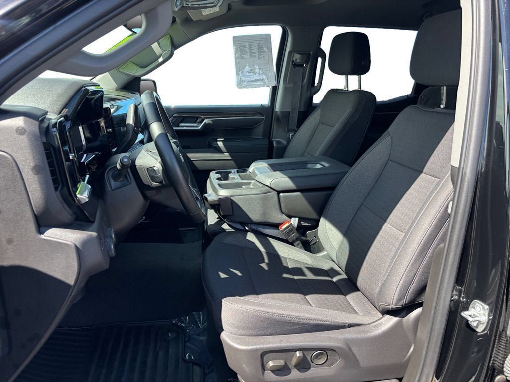 Certified 2025 Chevrolet Silverado 1500 LT RWD image 10