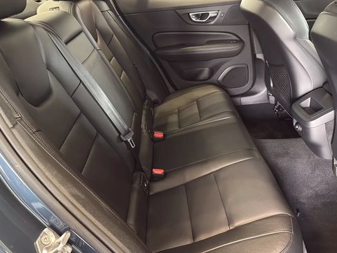 Used 2020 Volvo S60 T5 Momentum FWD image 36