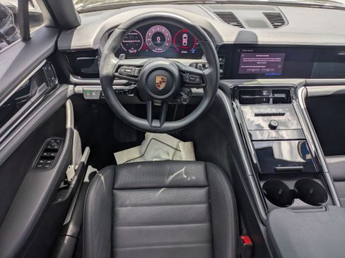Used 2025 Porsche Panamera RWD image 14
