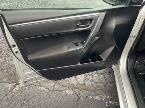 Used 2016 Toyota Corolla L FWD image 21
