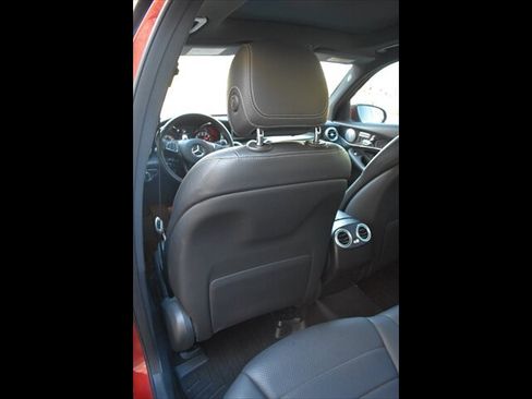 Used 2018 Mercedes-Benz GLC 300 4MATIC image 17